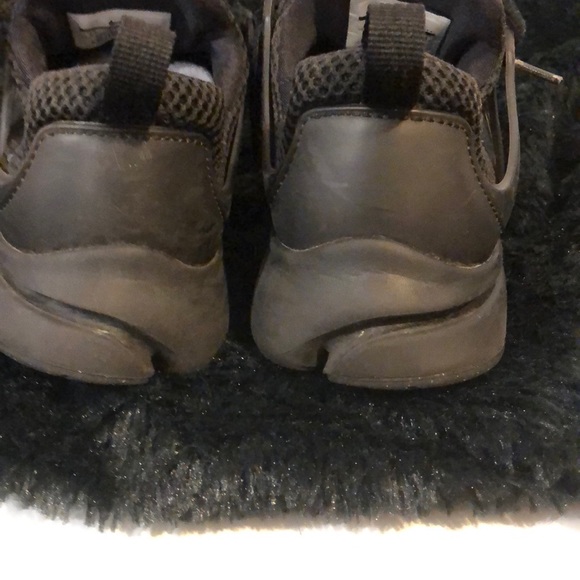 Nike - Picture 3 of 5